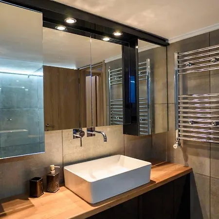 Metropolitan Prestigious 2 Bedroom Luxury Apartment Athens